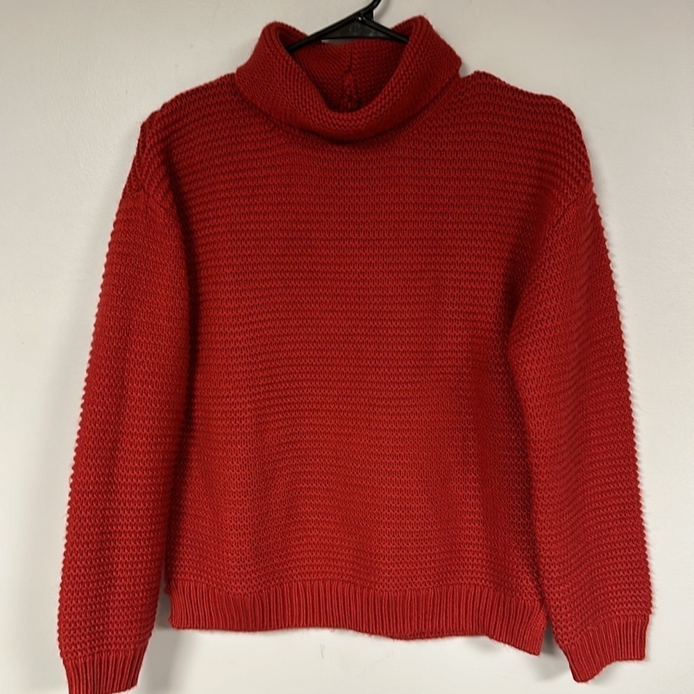 Beautiful Women’s Rich Crimson Red Casual Turtleneck Sweater, Medium